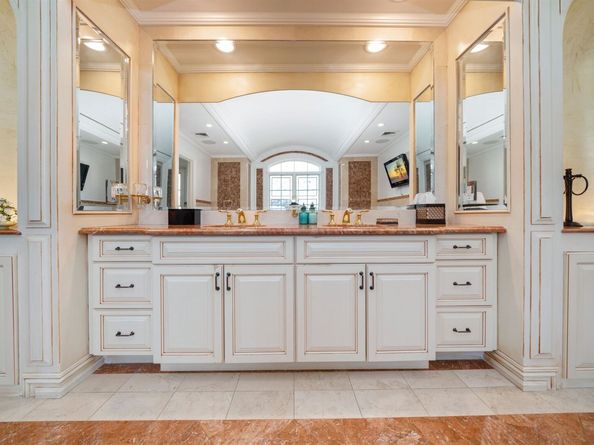 2 Euclid Rd, Fort Lee NJ 07024