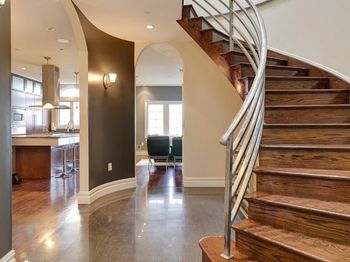 9033 Wall St