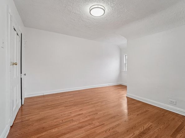 9 Howard Pl, Jersey City NJ 07306