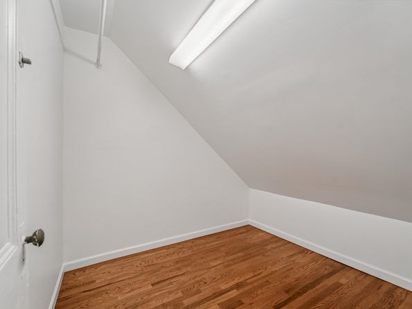 9 Howard Pl, Jersey City NJ 07306