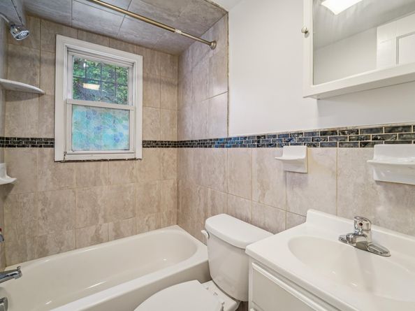 9 Howard Pl, Jersey City NJ 07306