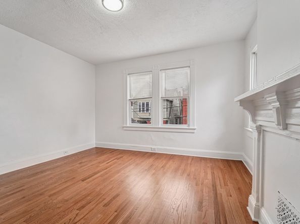 9 Howard Pl, Jersey City NJ 07306