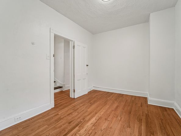9 Howard Pl, Jersey City NJ 07306