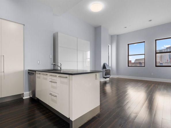 4 Beacon Way 301, Jersey City NJ 07304