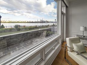 9 Somerset Lane 118, Edgewater NJ 07020