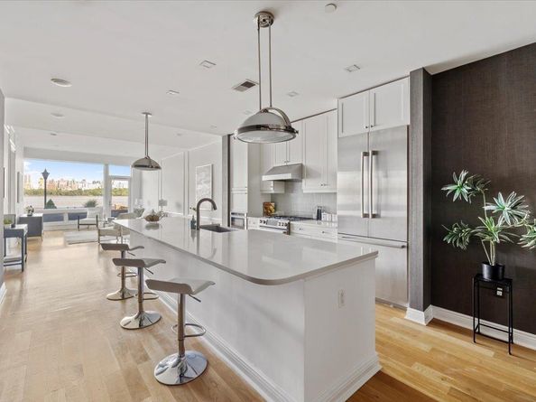 9 Somerset Lane 118, Edgewater NJ 07020