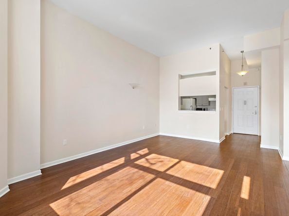 20 2nd St 110, Jersey City NJ 07302