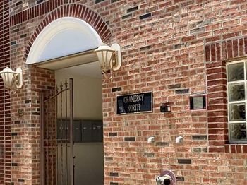 218 Jackson St