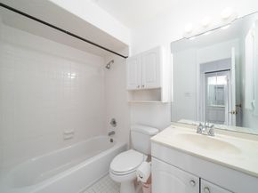 74 Harbor Key, Secaucus NJ 07094