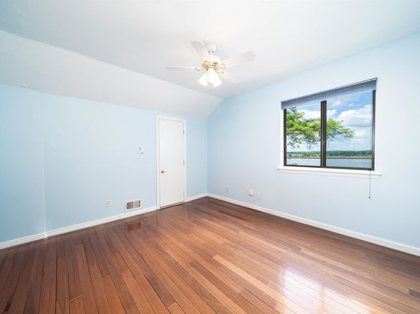 74 Harbor Key, Secaucus NJ 07094