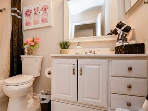 8055 Cambridge Street 22B, Houston TX 77054