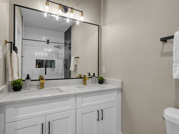 2107 Esther Drive A/B, Houston TX 77088