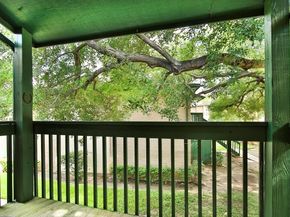 1516 Bay Area Boulevard L6, Houston TX 77058
