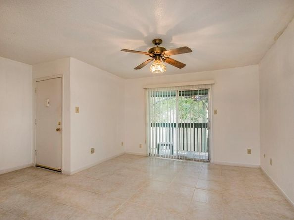 1516 Bay Area Boulevard L6, Houston TX 77058