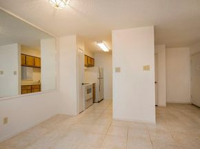 1516 Bay Area Boulevard L6, Houston TX 77058