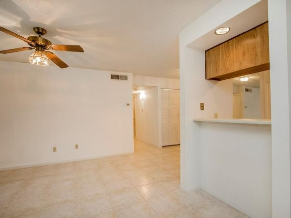 1516 Bay Area Boulevard L6, Houston TX 77058