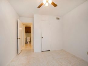 1516 Bay Area Boulevard L6, Houston TX 77058