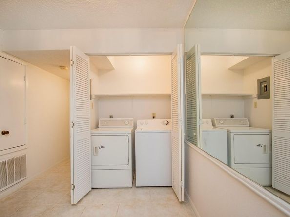 1516 Bay Area Boulevard L6, Houston TX 77058