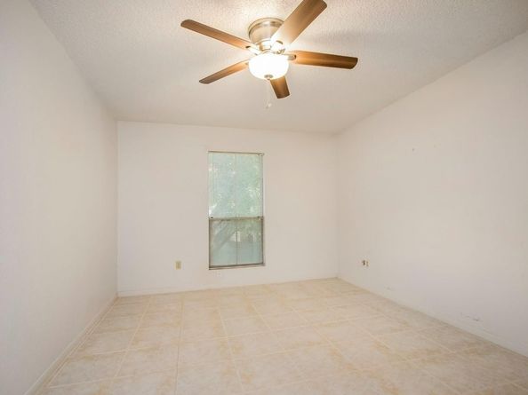 1516 Bay Area Boulevard L6, Houston TX 77058