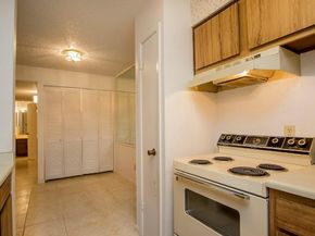 1516 Bay Area Boulevard L6, Houston TX 77058