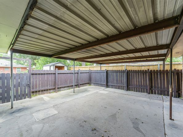715 E Twickenham Trail, Houston TX 77076