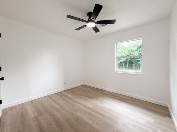 5754 Belneath Street, Houston TX 77033