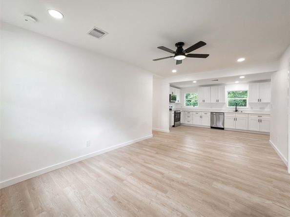 5754 Belneath Street, Houston TX 77033