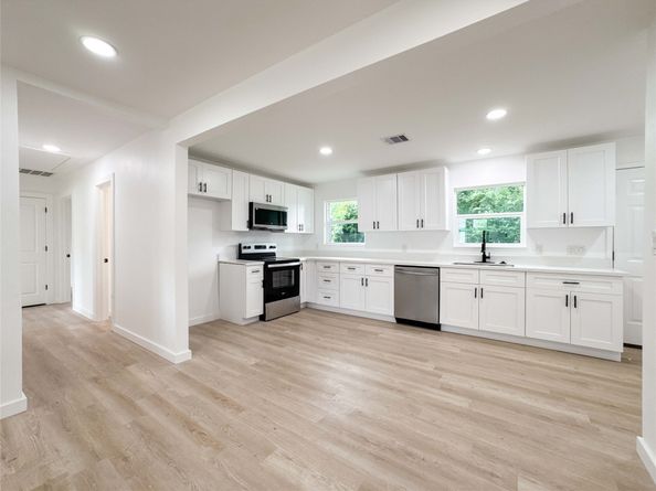 5754 Belneath Street, Houston TX 77033