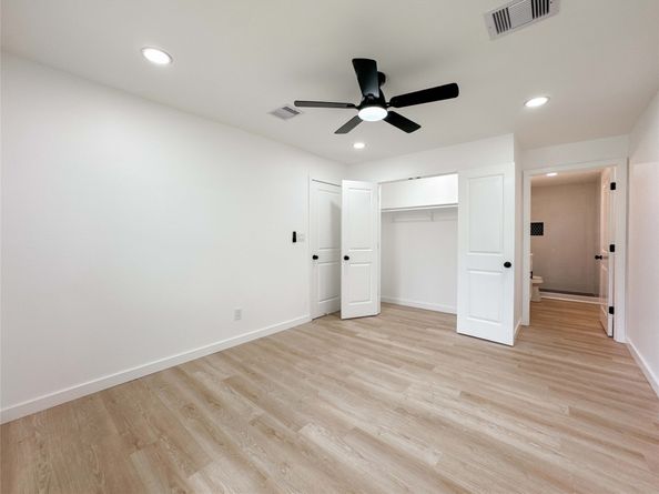 5754 Belneath Street, Houston TX 77033
