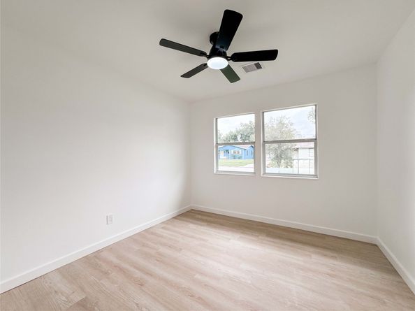 5754 Belneath Street, Houston TX 77033