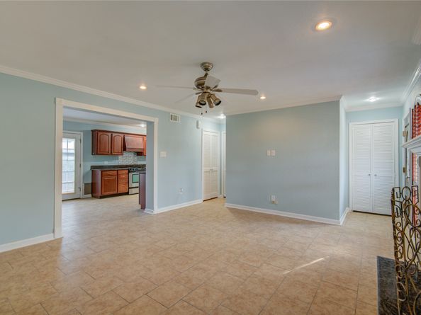 1424 Silverpines Road 1424, Houston TX 77062