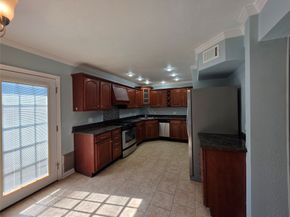 1424 Silverpines Road 1424, Houston TX 77062