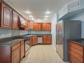 1424 Silverpines Road 1424, Houston TX 77062