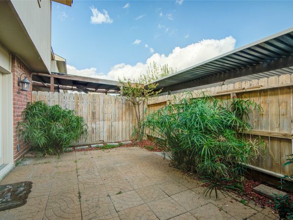 1424 Silverpines Road 1424, Houston TX 77062