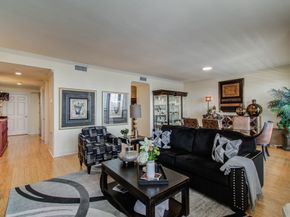 651 Bering Drive 1502, Houston TX 77057
