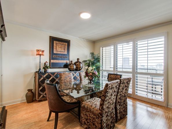 651 Bering Drive 1502, Houston TX 77057
