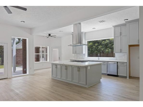 3303 Vista Lake Drive, Sugar Land TX 77478