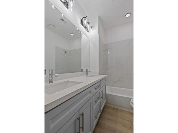 3303 Vista Lake Drive, Sugar Land TX 77478
