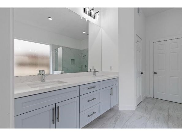 3303 Vista Lake Drive, Sugar Land TX 77478