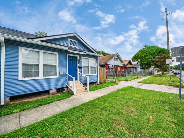 6646 Sherman Street, Houston TX 77011
