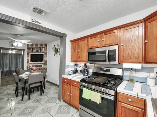6646 Sherman Street, Houston TX 77011