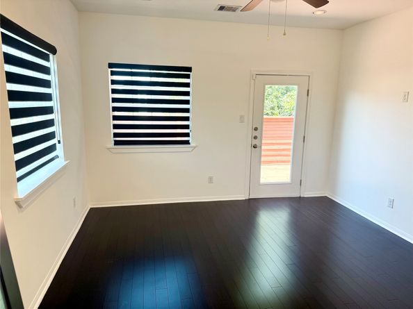 5116 Creekmont Drive, Houston TX 77091