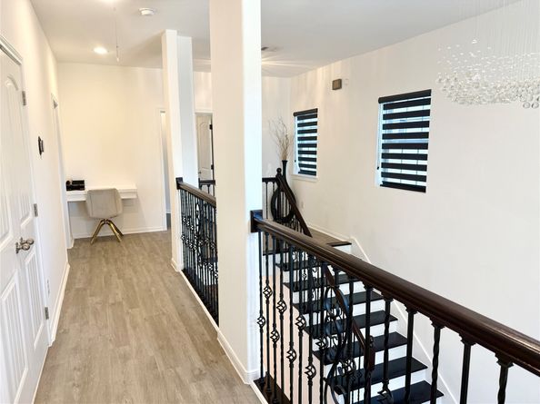 5116 Creekmont Drive, Houston TX 77091