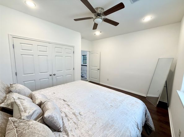 5116 Creekmont Drive, Houston TX 77091