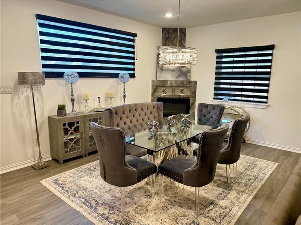 5116 Creekmont Drive, Houston TX 77091