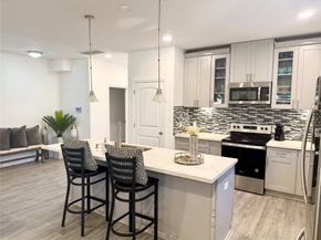 5116 Creekmont Drive, Houston TX 77091