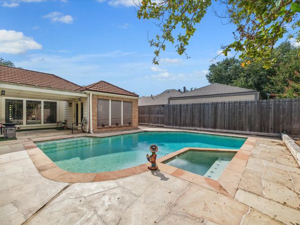 1023 Coachlight Drive, Houston TX 77077