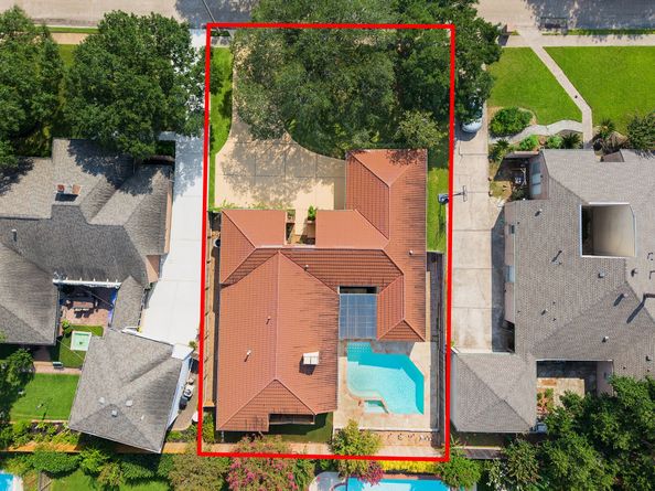 1023 Coachlight Drive, Houston TX 77077