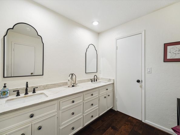 1023 Coachlight Drive, Houston TX 77077