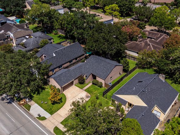 11842 Briar Forest Drive, Houston TX 77077